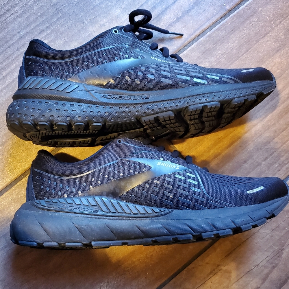 BROOKS ADRENALINE 21 MEDIUM (B)